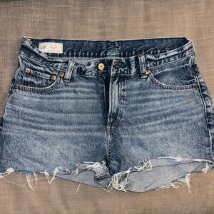 GAP low stride jean shorts